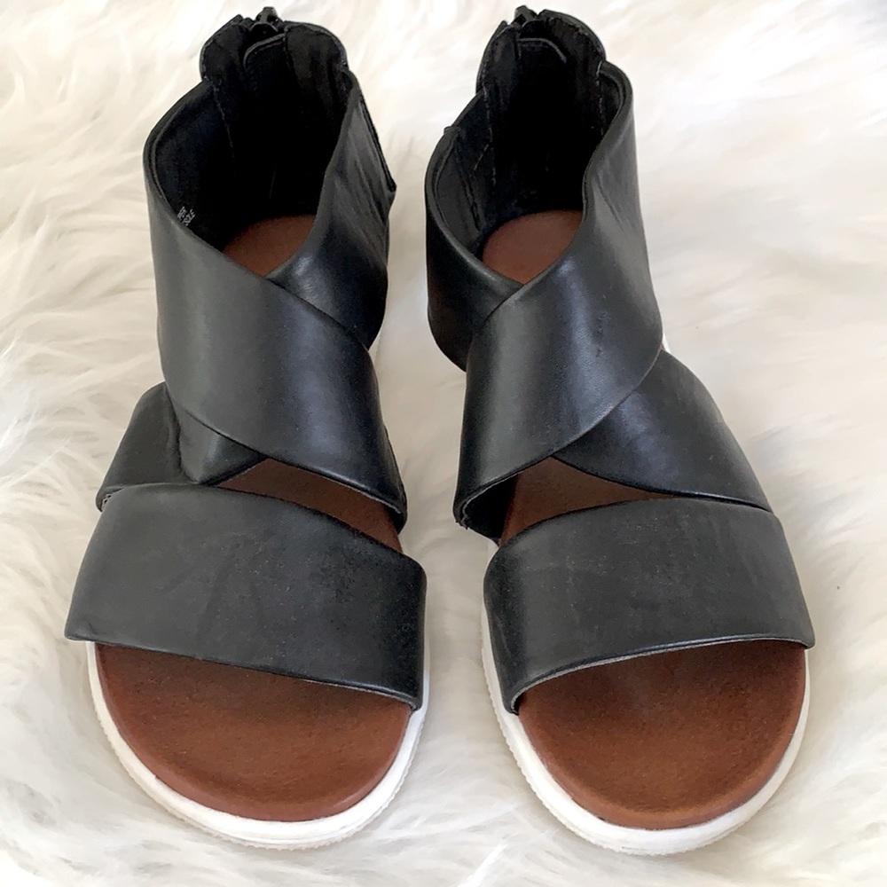 MIA Sandals